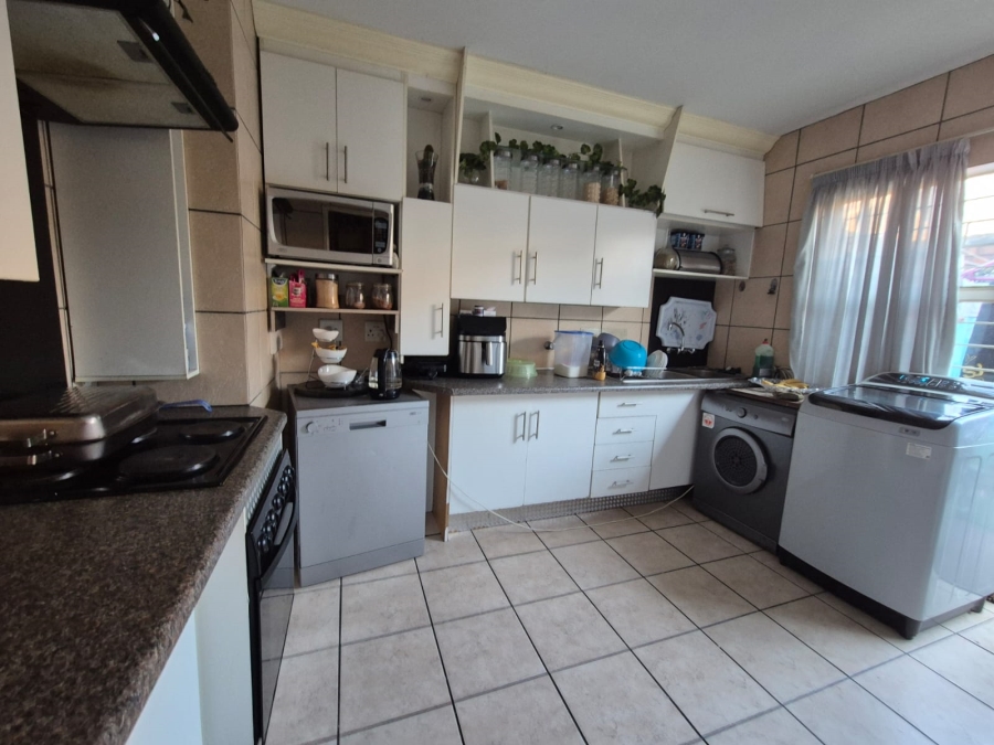 2 Bedroom Property for Sale in Vaalpark Free State